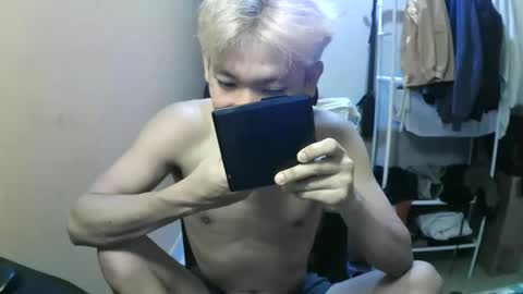 riiichie12 online show from October 25, 8:38 am