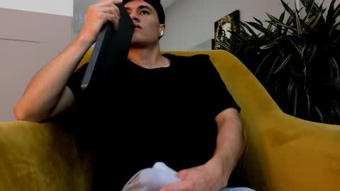 Roan Birkin online show from February 19, 9:22 pm