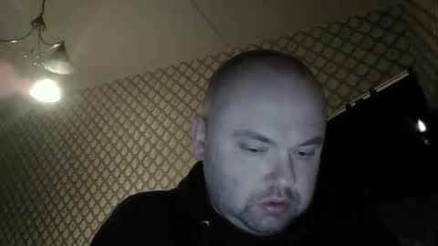 rob18997 online show from December 17, 4:46 pm