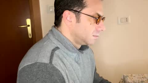 roberpierre_ho online show from February 22, 5:42 am