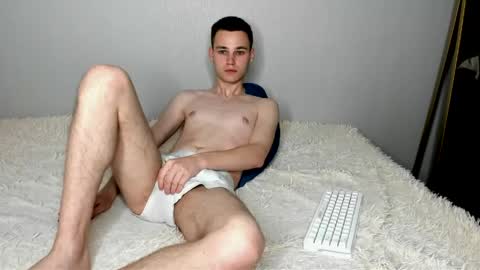 robert10211 online show from May 31, 2:12 am