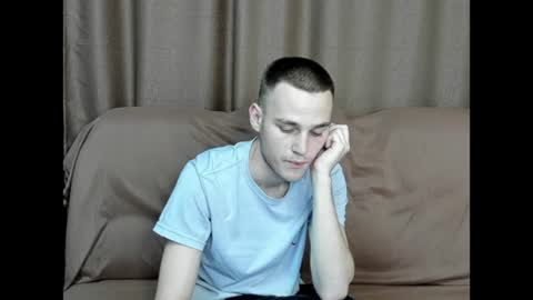 robert10211 online show from October 30, 8:27 am