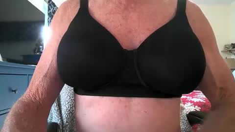 robert online show from December 5, 6:59 pm