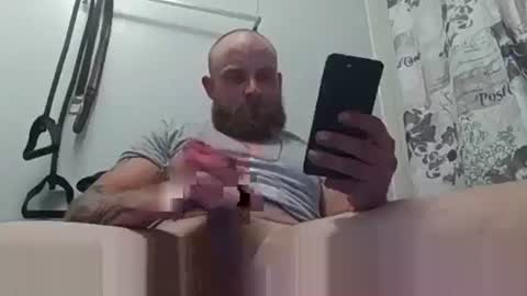 robertd5094 online show from November 14, 1:23 pm