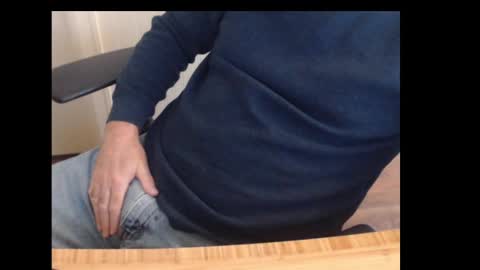 Snapshot of robidan6923 chatting on December 3, 6:38 pm robidan6923 online show from December 3, 6:38 pm