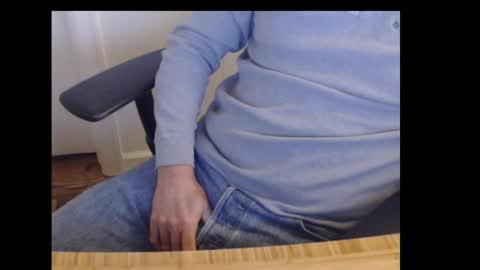 Snapshot of robidan6923 chatting on February 24, 2:04 pm robidan6923 online show from February 24, 2:04 pm