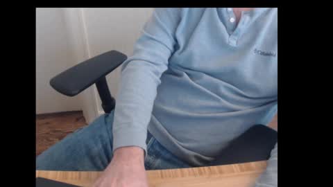 Snapshot of robidan6923 chatting on February 21, 6:04 pm robidan6923 online show from February 21, 6:04 pm