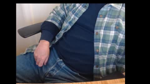 Snapshot of robidan6923 chatting on January 27, 7:24 pm robidan6923 online show from January 27, 7:24 pm