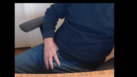 Snapshot of robidan6923 chatting on February 12, 2:32 pm robidan6923 online show from February 12, 2:32 pm