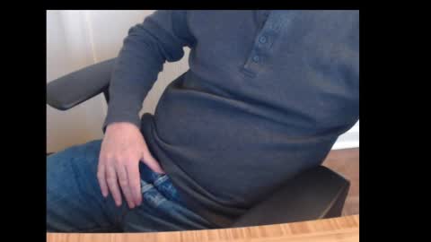 Snapshot of robidan6923 chatting on February 15, 8:56 pm robidan6923 online show from February 15, 8:56 pm