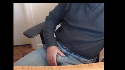 Snapshot of robidan6923 chatting on December 4, 3:21 pm robidan6923 online show from December 4, 3:21 pm