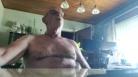 robke1966 online show from June 11, 6:22 am