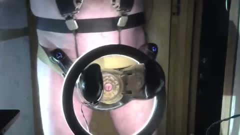 Robodickmilker online show from May 6, 4:02 am