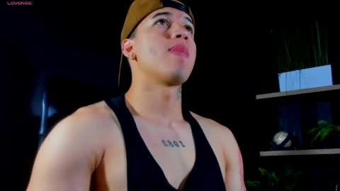 rocco_santos online show from April 6, 5:58 pm