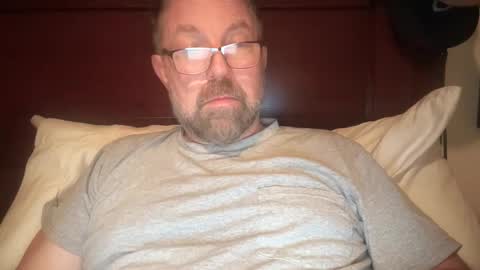 Snapshot of rogertpeters2 chatting on October 22, 3:21 am rogertpeters2 online show from October 22, 3:21 am