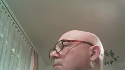 rola56430 online show from December 3, 4:24 am