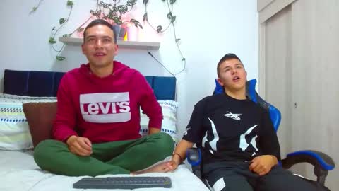 rolos_hot32 online show from February 11, 11:43 pm