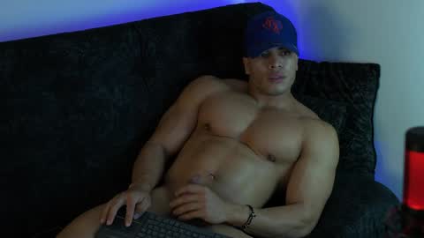 romano_kentt12 online show from April 9, 6:19 am