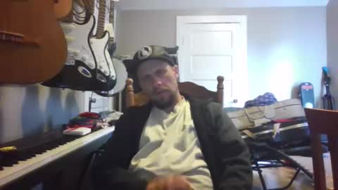 ronniejohnston13 online show from May 22, 11:32 pm