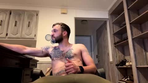 roofguy11 online show from January 10, 6:28 pm