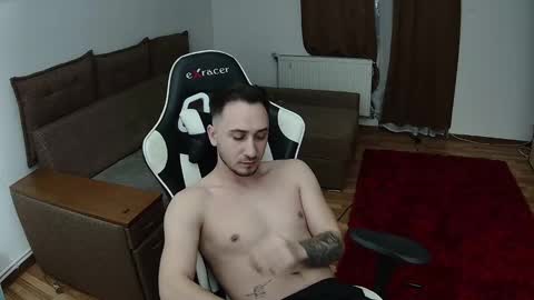 Snapshot of room4all chatting on January 13, 8:58 pm ionut online show from January 13, 8:58 pm