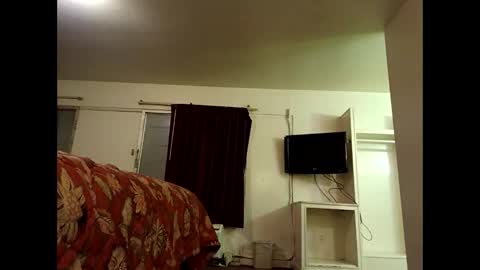 rooster14962831080 online show from June 1, 2:11 am