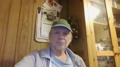 roses2u1958 online show from December 22, 11:42 pm