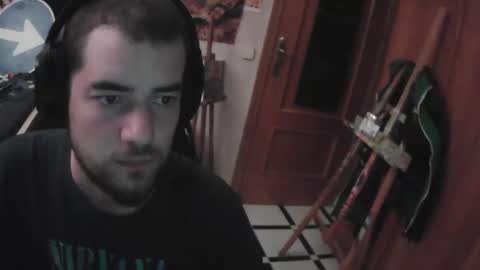 Snapshot of royer04 chatting on October 8, 2:27 am royer04 online show from October 8, 2:27 am