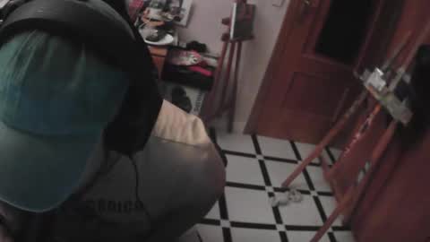 Snapshot of royer04 chatting on October 18, 11:09 pm royer04 online show from October 18, 11:09 pm