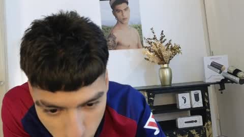  R U S S E L L  online show from April 9, 12:30 am