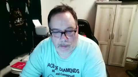 rwzar_1965 online show from April 12, 3:42 am