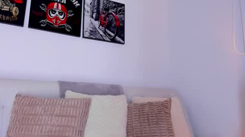 Ryan  online show from February 6, 1:35 am