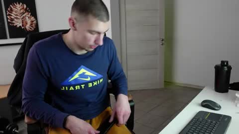 RYAN DOZER online show from March 21, 8:19 am