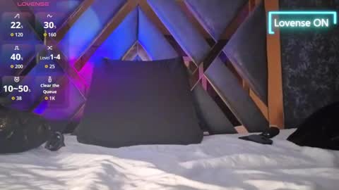 R Y A N online show from September 13, 3:02 pm