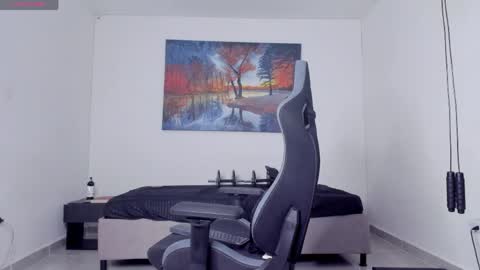 ryanwhite3 online show from April 10, 11:45 pm