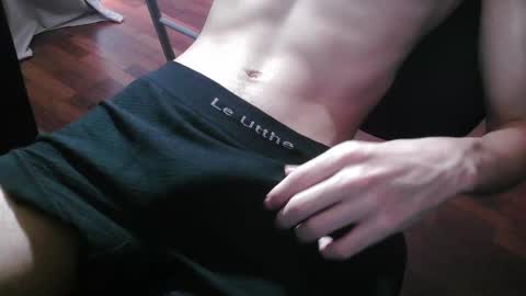 Max online show from March 5, 6:12 pm