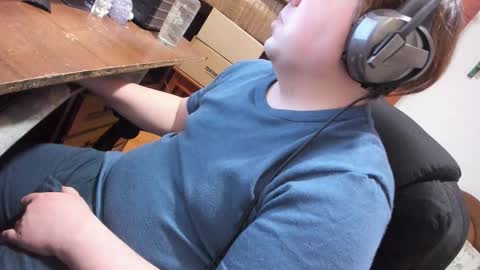 1141323  my Lord Mister Max   moms treasure online show from March 12, 11:12 pm