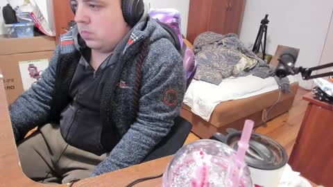 1141323  my Lord Mister Max   moms treasure online show from December 11, 10:49 pm