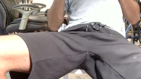 Snapshot of sacalaschichiss chatting on October 3, 8:30 am Dee online show from October 3, 8:30 am