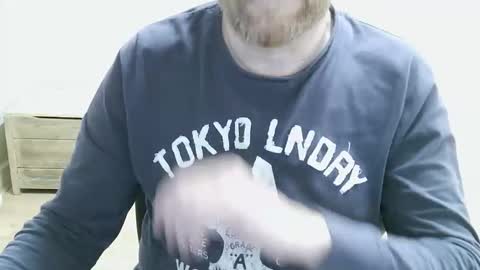 Saltimbanquier  Salt  ou  Banquier  online show from April 11, 8:23 pm