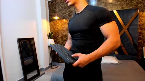 Snapshot of salvatore_damore chatting on January 21, 11:18 am SALVATORE online show from January 21, 11:18 am