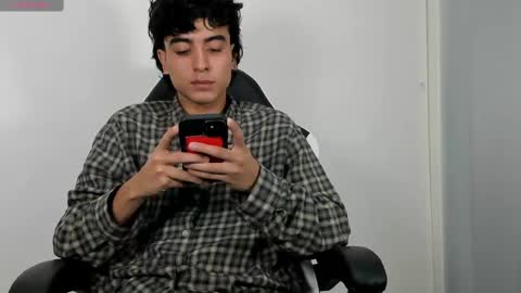 Snapshot of salvatore_montt chatting on March 1, 5:53 am salvatore_montt online show from March 1, 5:53 am