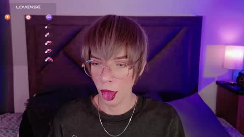 Sam online show from February 10, 5:14 am