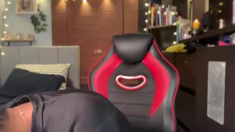 SAMUEL THOMPSON online show from March 4, 9:11 pm