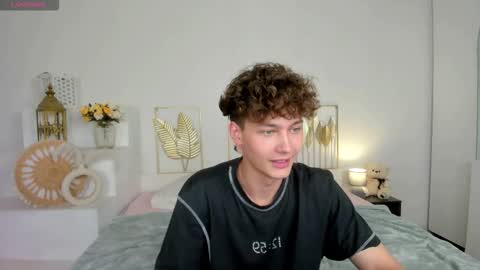 Sam online show from September 26, 2:37 pm