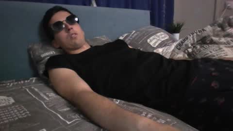 Snapshot of samcumtv chatting on October 15, 7:10 pm multitooman online show from October 15, 7:10 pm