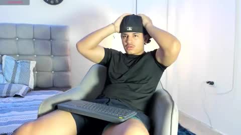 Snapshot of samxx_muscle chatting on October 15, 1:52 pm samxx_muscle online show from October 15, 1:52 pm