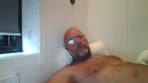 sandnesrune523 online show from September 18, 5:09 am