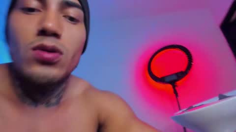 Santi Ferrer online show from December 15, 1:35 am