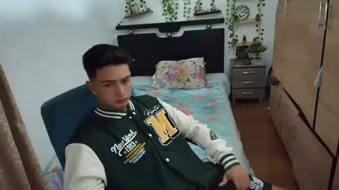 santi_ss online show from July 14, 12:45 am